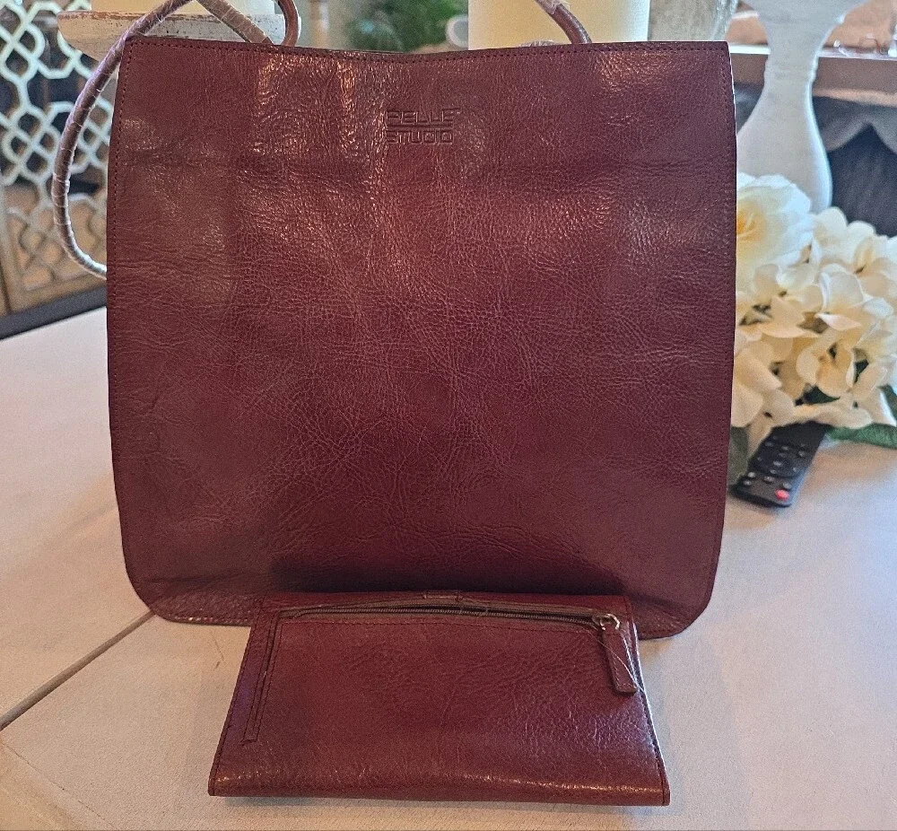 Pelle Studio stylish burgundy